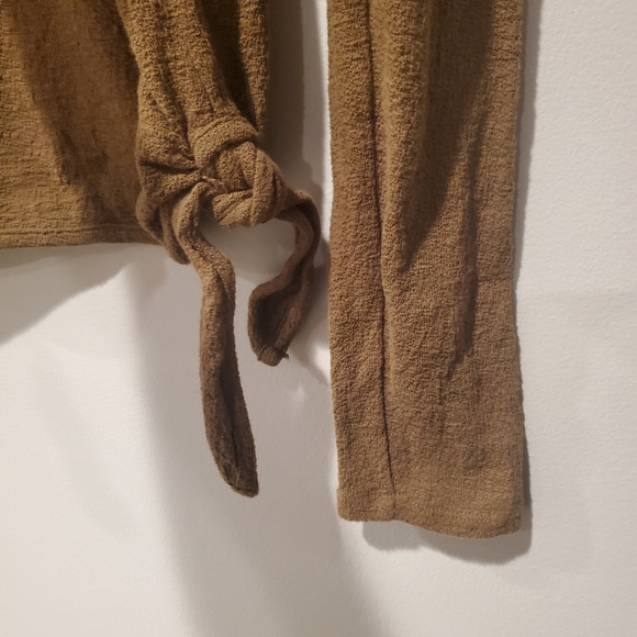 Madell Texture & Thread Top - Picture 6 of 7